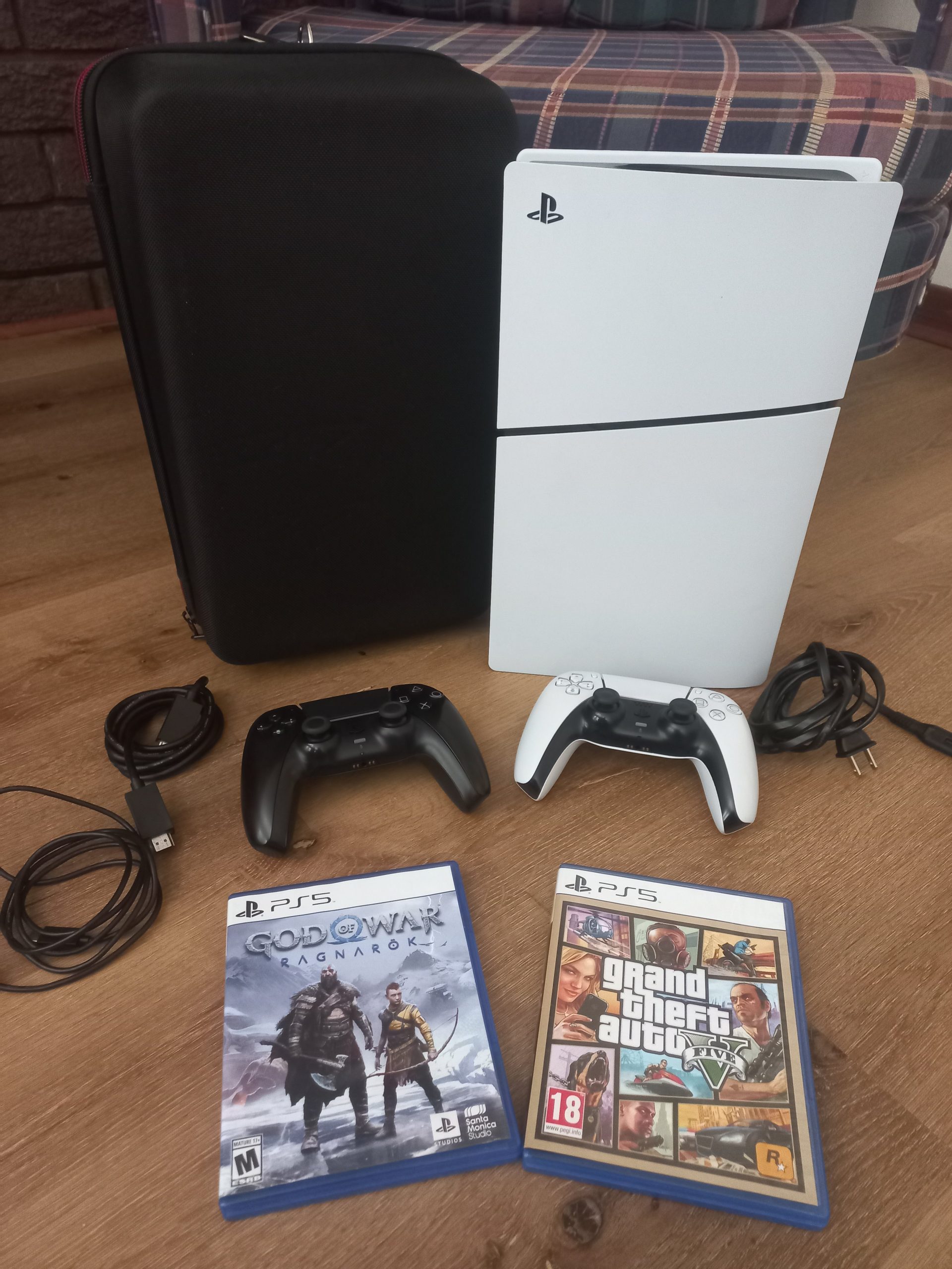 PLAYSTATION 5 SLIM CONSOLE COMBO DISK VERSION.