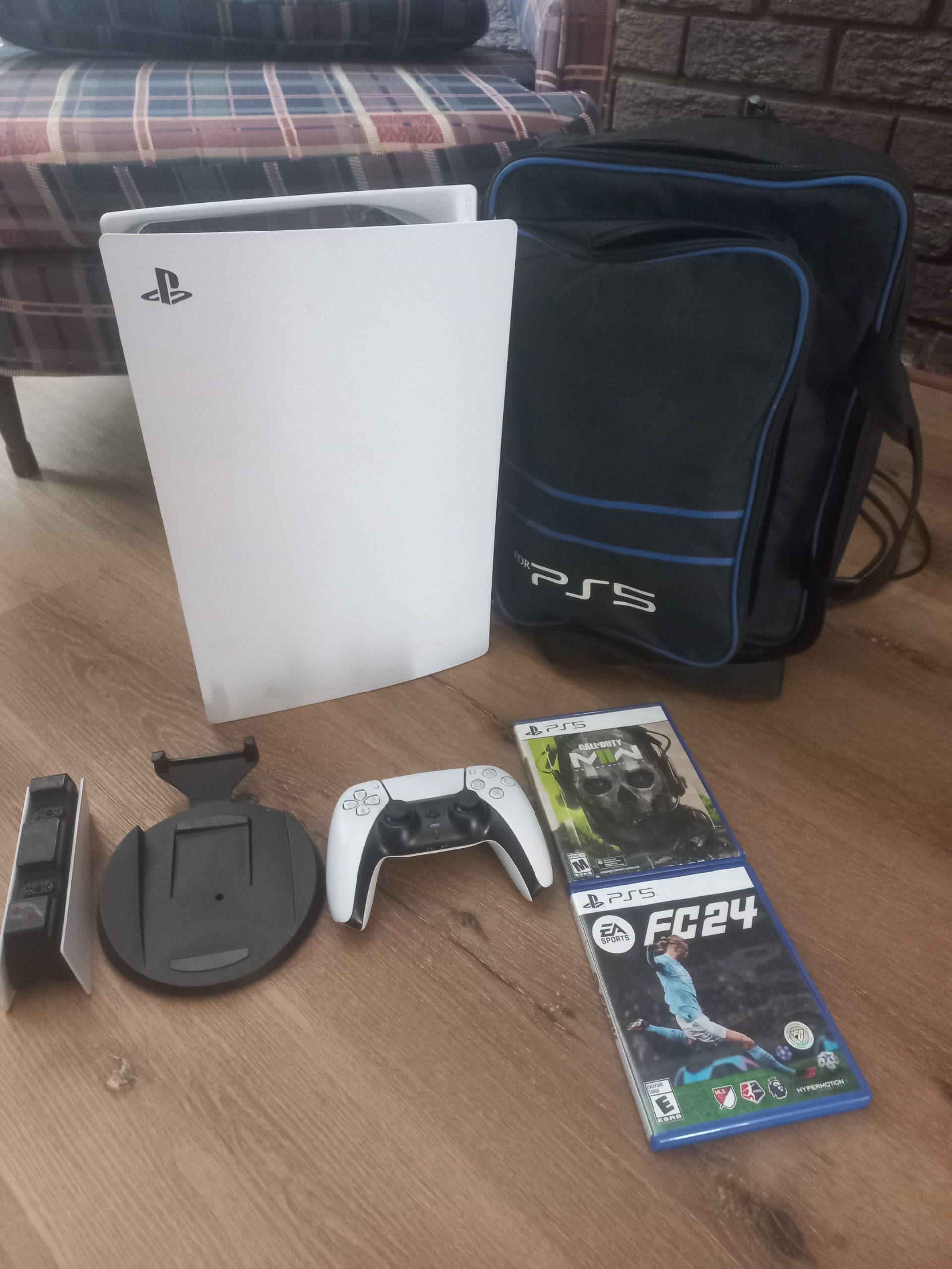 PLAYSTATION 5 CONSOLE DISK EDITION BUNDLE.