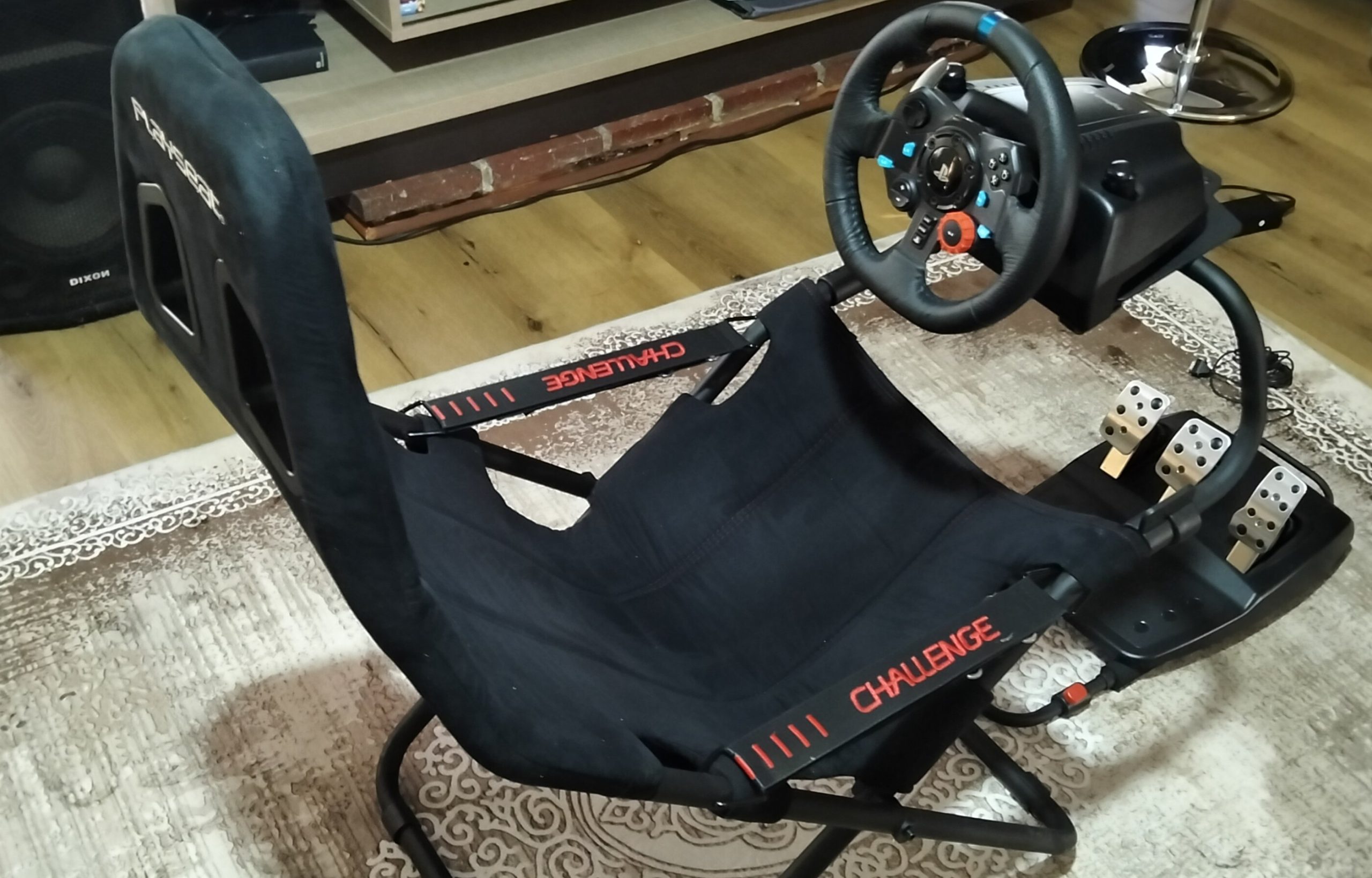 LOGITECH G29 STEERING WHEEL AND PEDALS WITH PLAYSEAT RACING RIG