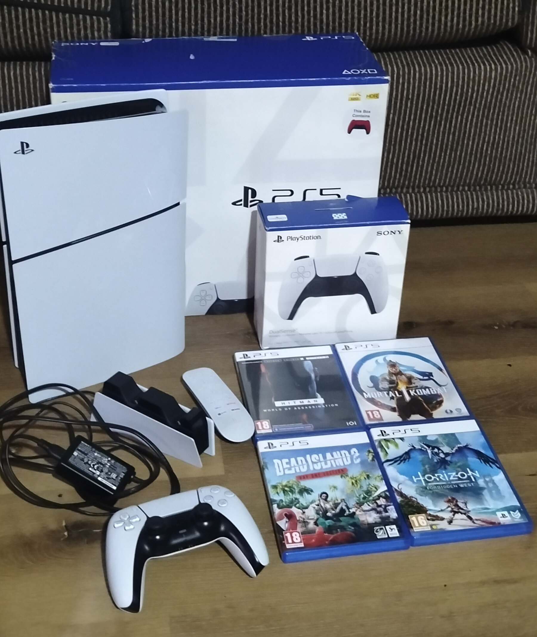 SONY PLAYSTATION 5 SLIM CONSOLE SUPER BUNDLE.